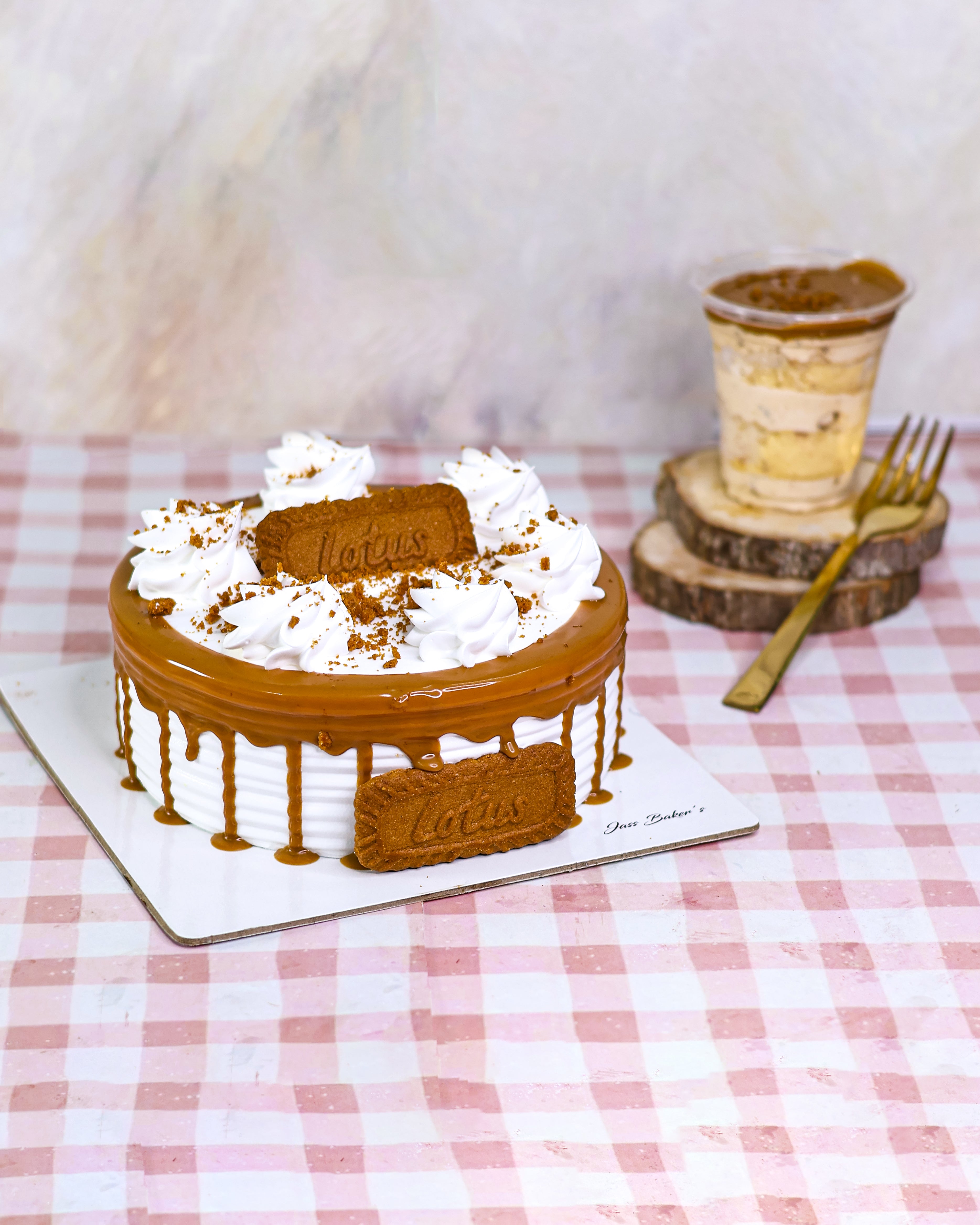 Lotus Biscoff Buttercream Cake