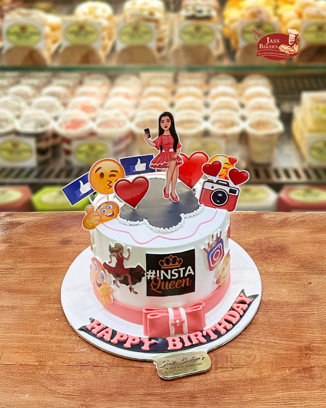 Insta Queen Theme Cake